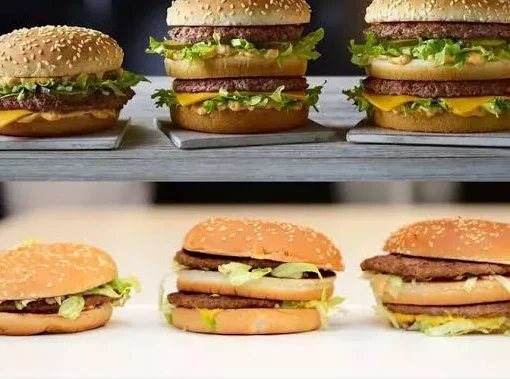 Example of AI generated image compared to the actual food produced by the restaurant which shows how badly AI can misrepresent the quality of your food leaving your customers disappointed.